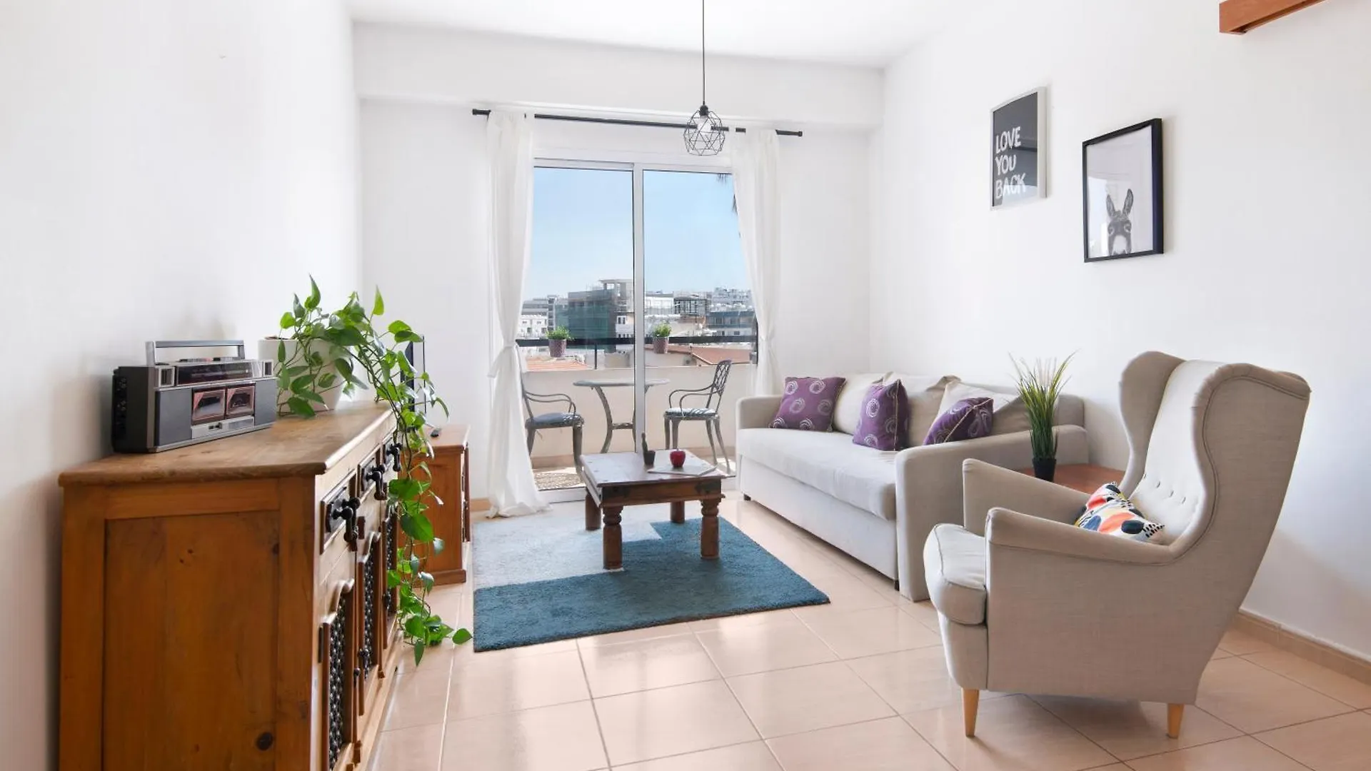 Welcome! Perfect Location-City Center contacts