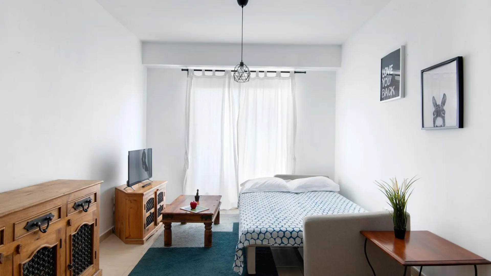 Welcome! Perfect Location-City Center Larnaca Apartment